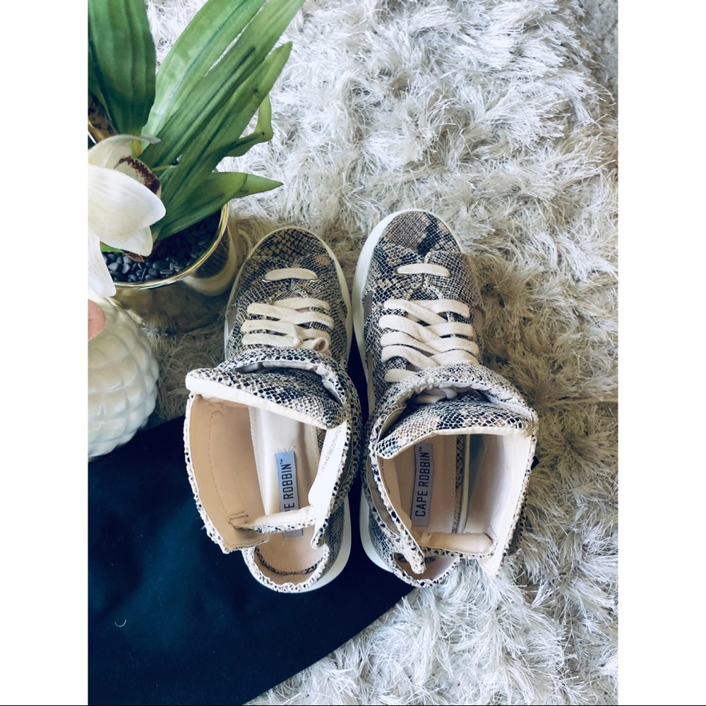 ✨LAST PAIR✨NIB Snakeprint Sneakers - Picture 6 of 8